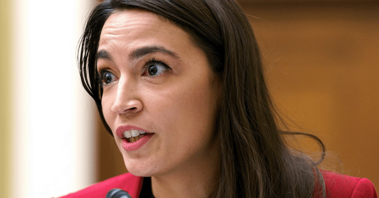 Liberal Hollywood Star Stuns AOC – Slams Her for 1 Disturbing Statement