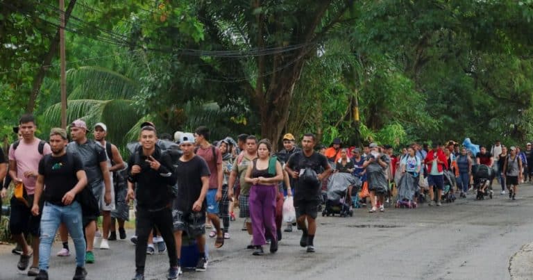 Migrant Caravan Races Towards U.S. – Hopes To Reach Border Before Trump Inauguration