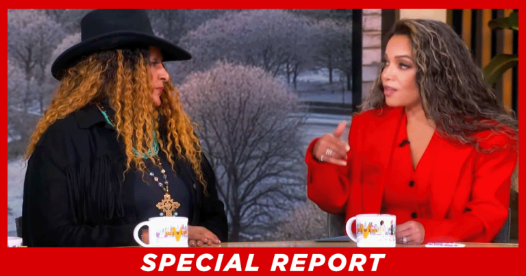 Pam Grier’s Claim of Witnessing Ohio Lynching on ‘The View’ Fact-Checked as False