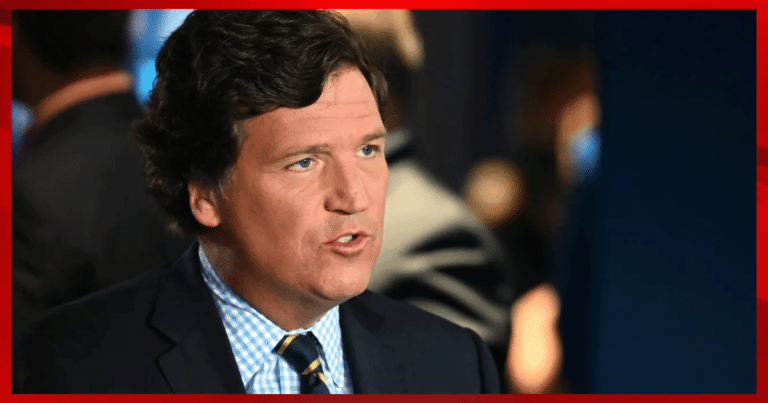 Tucker Carlson Pops Up in Unexpected Location – Then the Crowd Begs for Just 1 Thing
